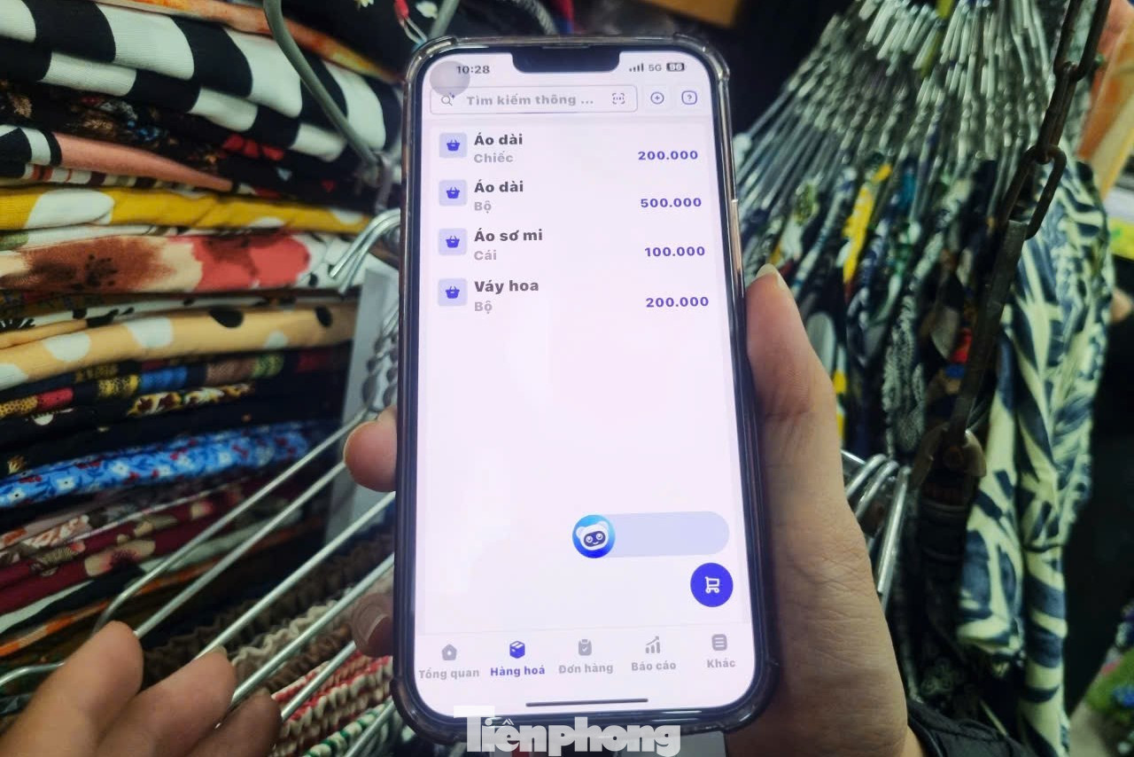 Theo các tiểu thương, việc kê khai giúp họ chủ động hơn trong việc quản lý doanh thu, chi phí. tp-thue-dn-1.jpg