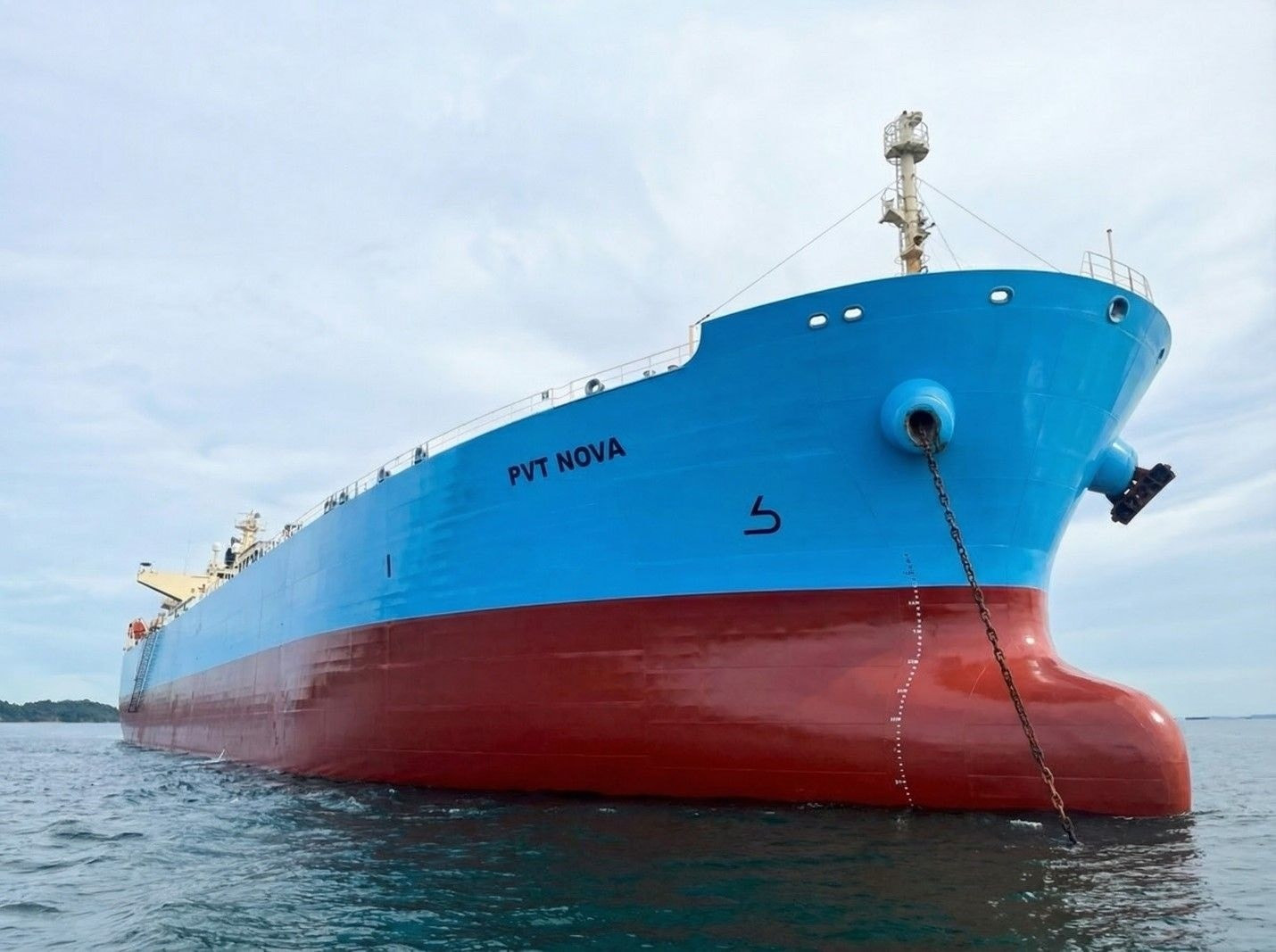 Tàu chở dầu PVT Nova vừa được PVTrans tiếp nhận ngày 21112025 tại Singapore