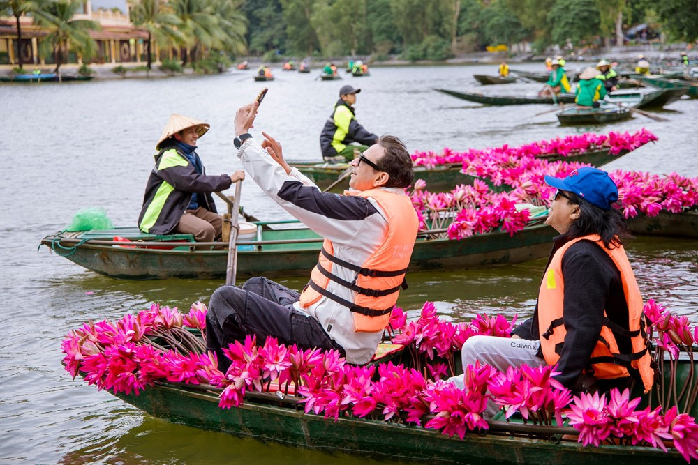 Cách Hà Nội hơn 90km có con sông được mệnh danh là 'không có bờ', mùa nào cũng đẹp nên thơ - ảnh 11