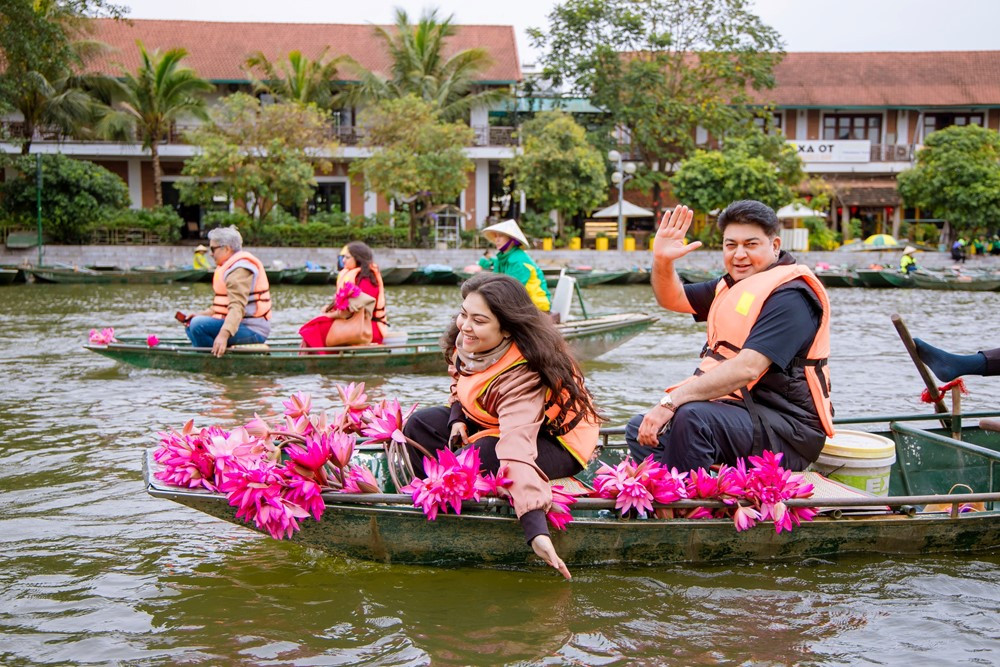 Cách Hà Nội hơn 90km có con sông được mệnh danh là 'không có bờ', mùa nào cũng đẹp nên thơ - ảnh 2