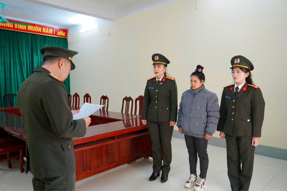 Khởi tố nữ môi giới thi BLX sinh năm 1994 - ảnh 2