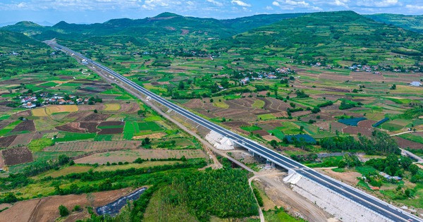 Tuyến cao tốc gần 11.000 tỷ có bóng dáng Tập đoàn Đèo Cả hối hả về đích sau thời gian gặp khó Tuyến cao tốc gần 11.000 tỷ có bóng dáng Tập đoàn Đèo Cả hối hả về đích sau thời gian gặp khó