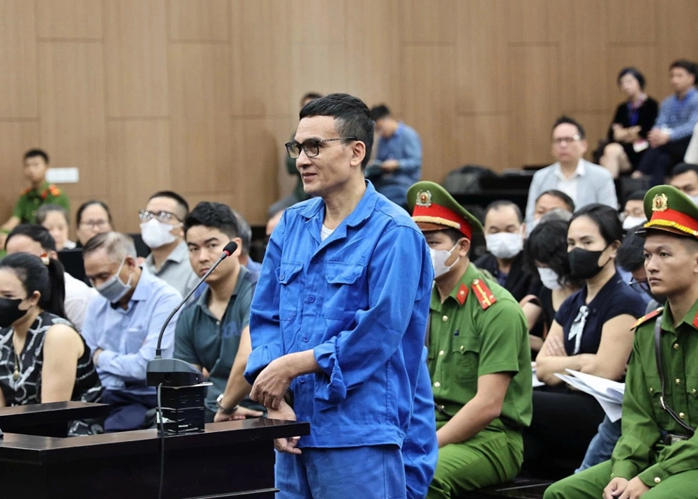 Đại gia chi 282 tỷ đồng đánh bạc bị truy tố thêm tội danh - ảnh 1