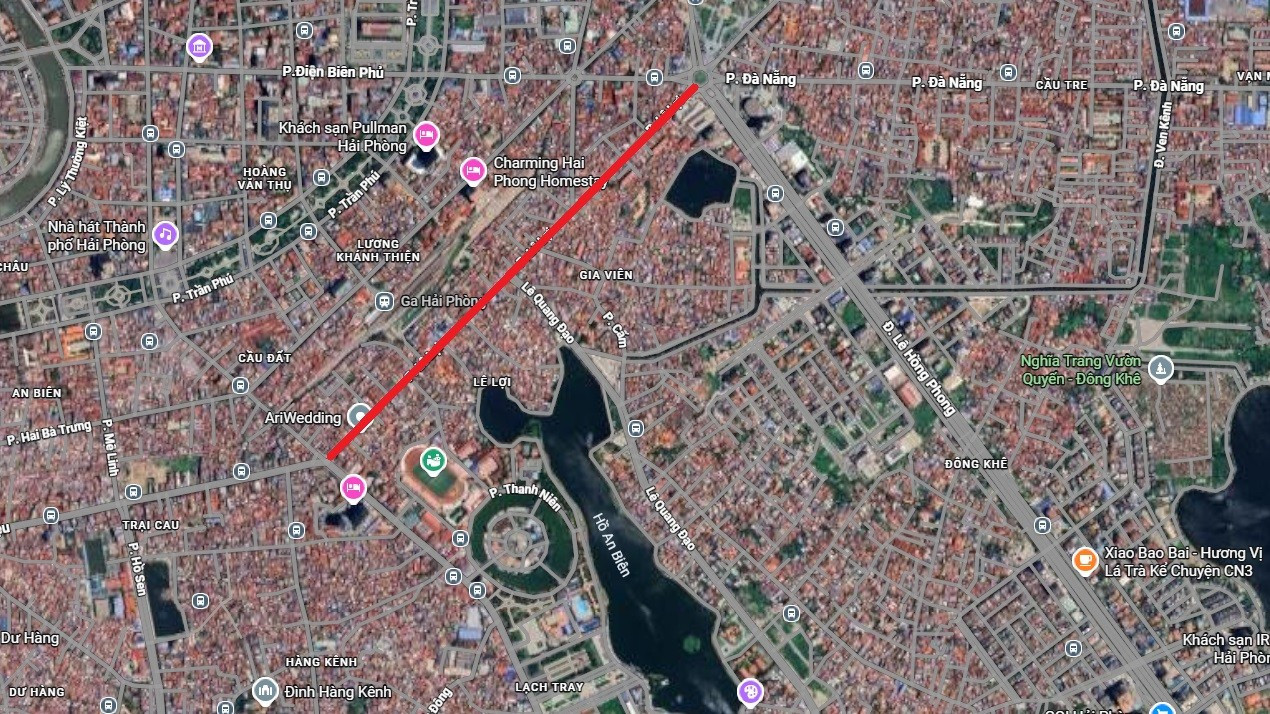 Toàn cảnh tuyến phố Lê Lợi (nối đường Lê Hồng Phong và đường Cầu Đất). Sau khi cải tạo vỉa hè, lòng đường, phố Lê Lợi được mở rộng thành tuyến đường 2 chiều, tạo thuận lợi cho việc di chuyển, góp phần chỉnh trang đô thị, thúc đẩy phát triển kinh tế - xã hội, hoàn chỉnh kết cấu hạ tầng. via-he.jpg