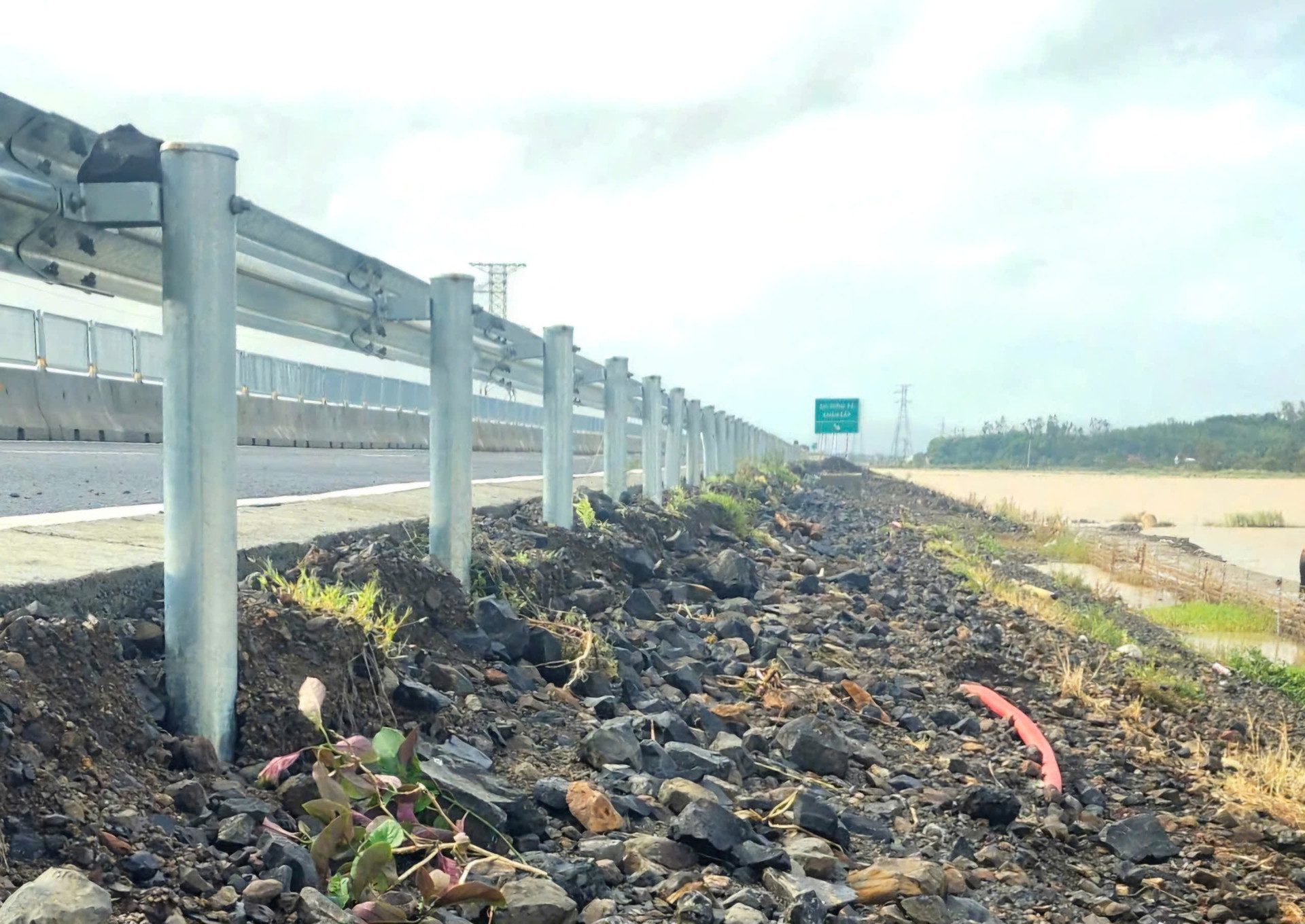 Tuyến cao tốc gần 11.000 tỷ có bóng dáng Tập đoàn Đèo Cả hối hả về đích sau thời gian gặp khó- Ảnh 1.