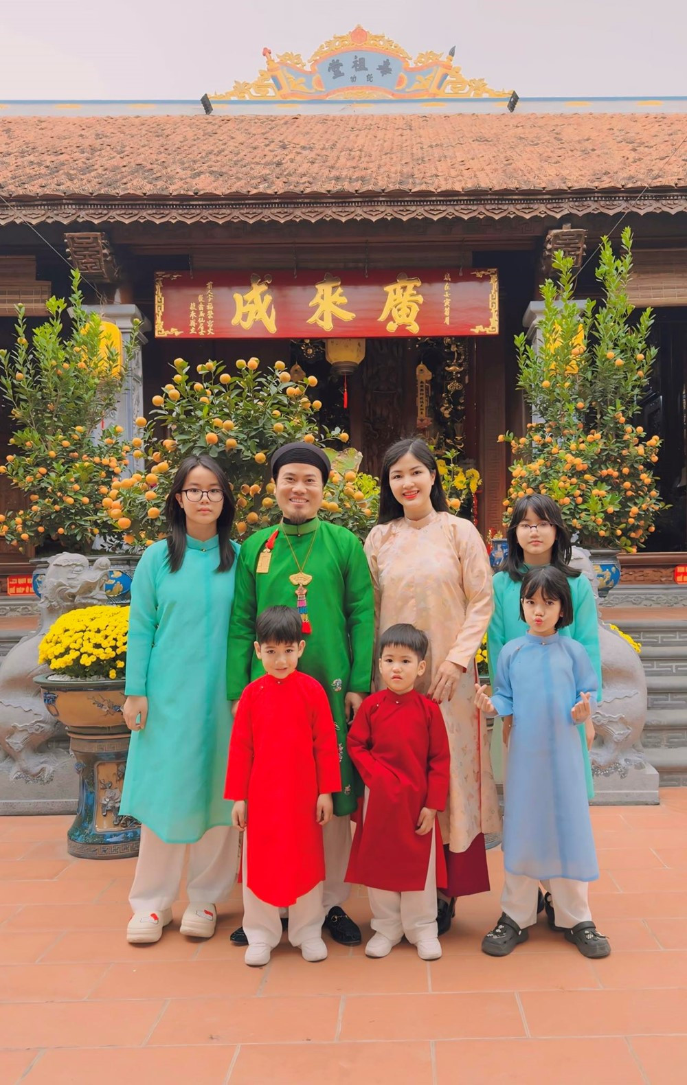 Nam nghệ sĩ Việt sở hữu nhà phố đắt đỏ, biệt phủ 1.000m2, phủ thờ có nội thất dát vàng - ảnh 7