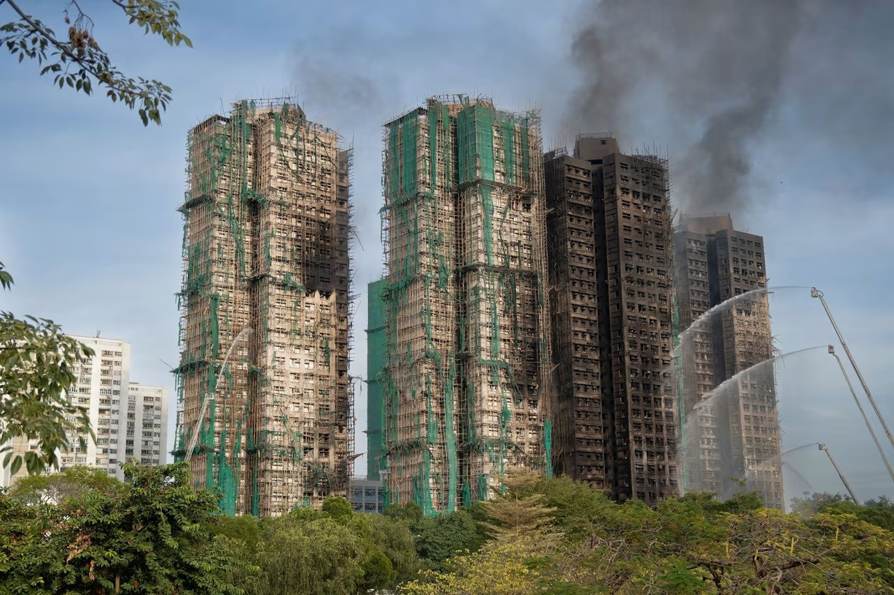 Hiện trường vụ cháy sau nhiều giờ dập lửa. (Ảnh: CNN) bwp09473.jpg