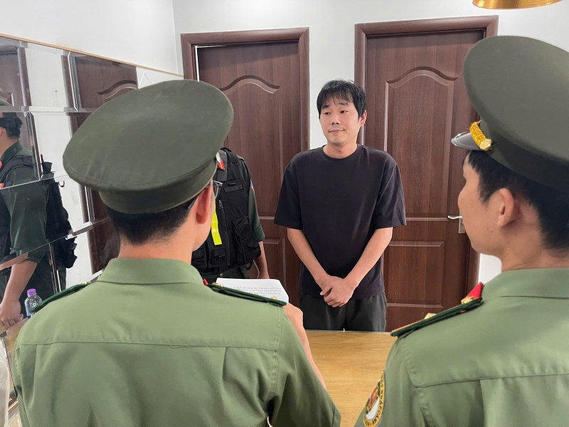 Bắt khẩn cấp một Giám đốc bị truy nã quốc tế - ảnh 2