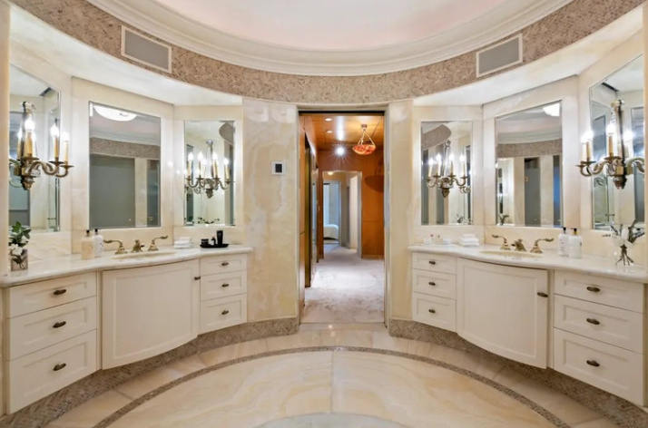 Chiêm ngưỡng căn biệt thự bằng đá vôi được rao bán gần nghìn tỷ- Ảnh 7. Chiêm ngưỡng căn biệt thự bằng đá vôi được rao bán gần nghìn tỷ- Ảnh 7.