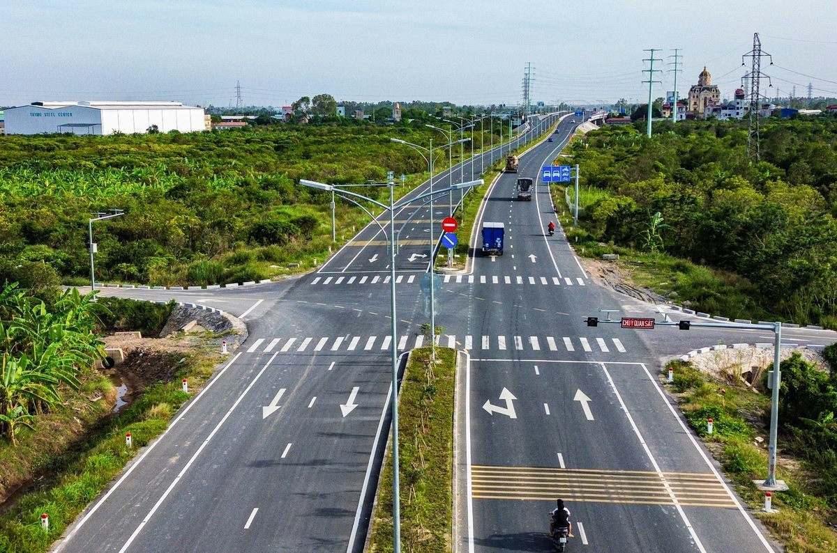 Liên danh Tập đoàn Sơn Hải làm tuyến đường song hành nghìn tỷ, kết nối xuyên tỉnh nhỏ nhất cả nước- Ảnh 2. Liên danh Tập đoàn Sơn Hải làm tuyến đường song hành nghìn tỷ, kết nối xuyên tỉnh nhỏ nhất cả nước- Ảnh 2.