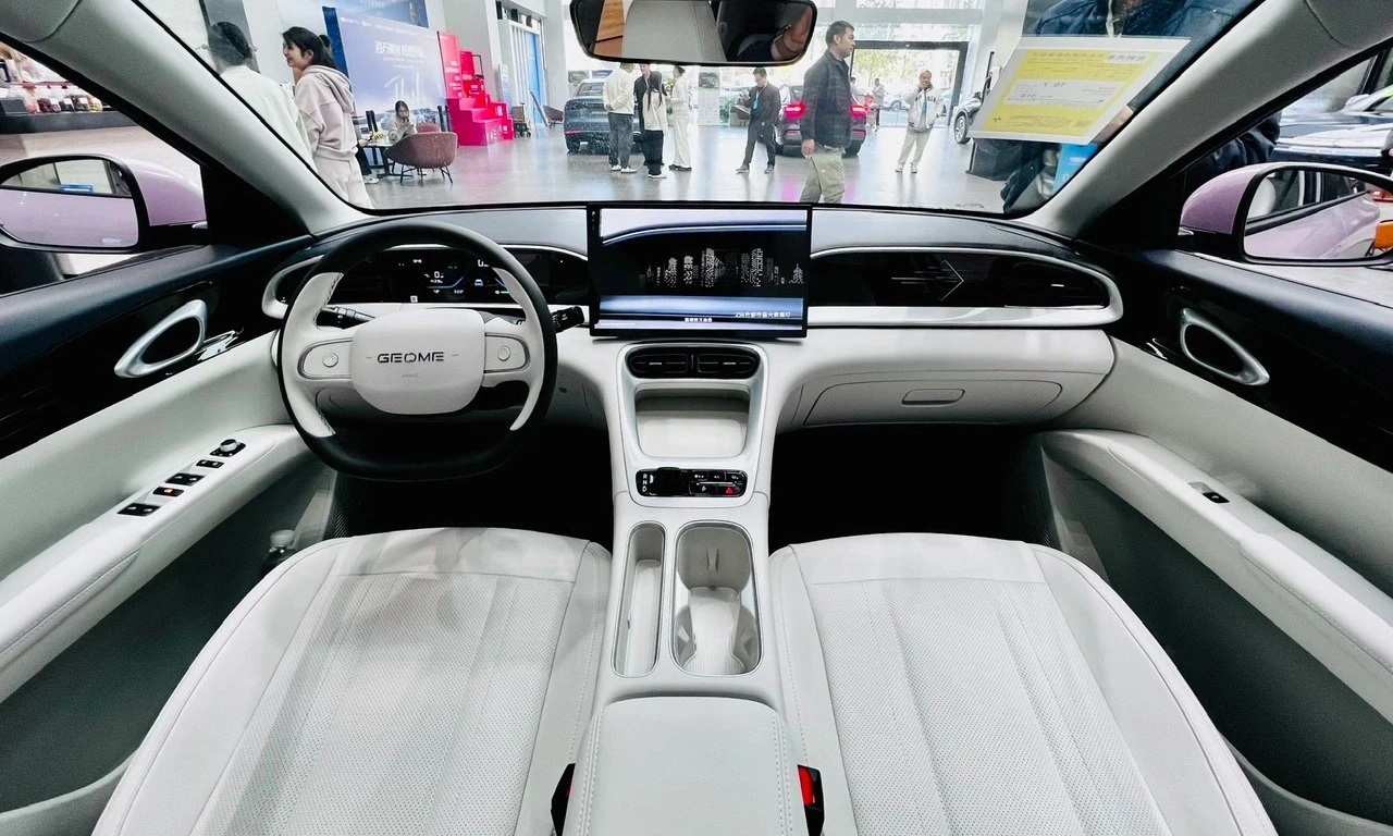 geely-ex2-6-5099-1764298714-2509-1764299981.webp