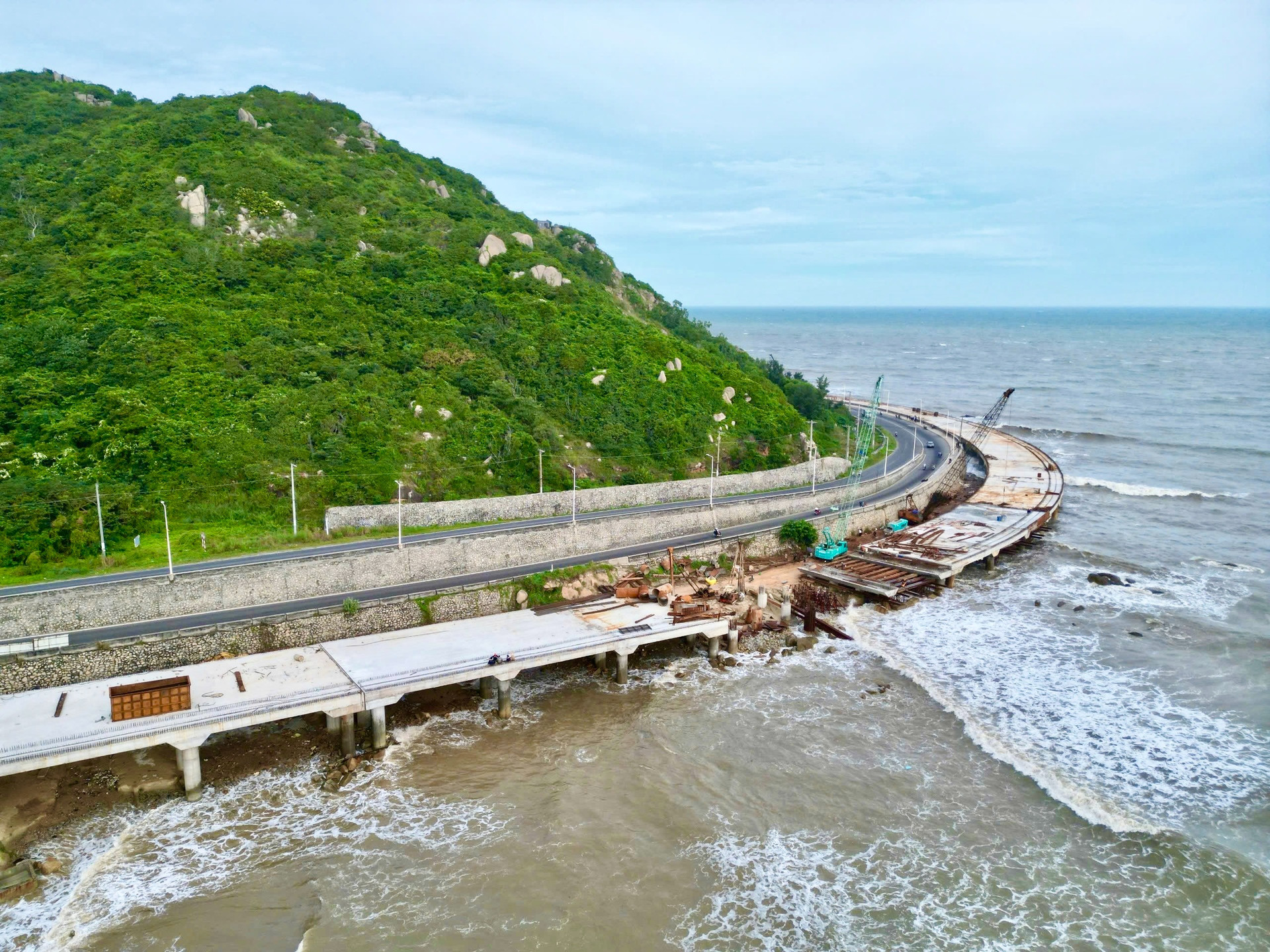 Tuyến đường ven biển 7.000 tỷ kết nối TP. HCM với tỉnh rộng nhất Việt Nam tín hiệu tích cực sau hơn 2 năm khởi công- Ảnh 1. Tuyến đường ven biển 7.000 tỷ kết nối TP. HCM với tỉnh rộng nhất Việt Nam tín hiệu tích cực sau hơn 2 năm khởi công- Ảnh 1.