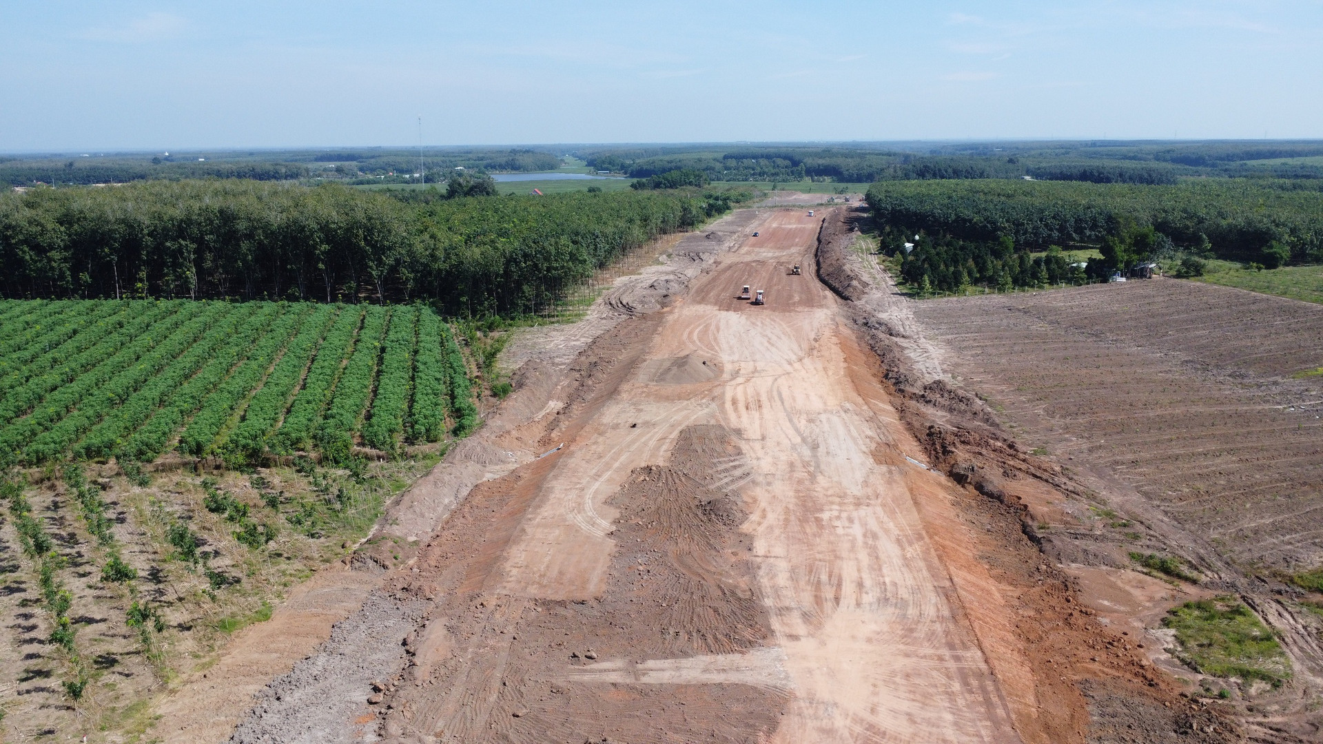 Cao tốc hơn 25.500 tỷ nối Tây Nguyên với Đông Nam Bộ có bóng dáng Vingroup vẫn chờ gỡ khó- Ảnh 2.