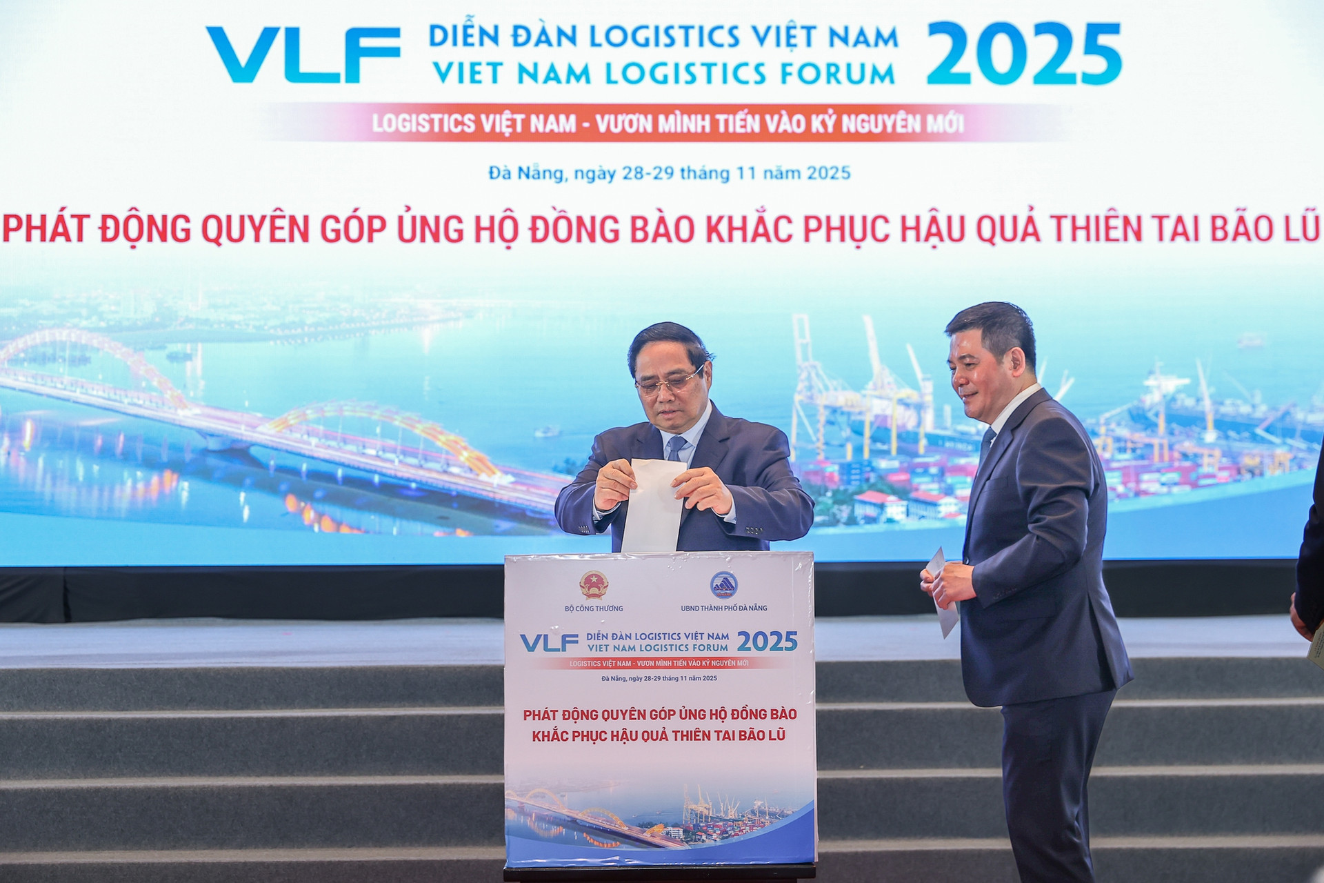 Thủ tướng Phạm Minh Chính dự Diễn đàn Logistics Việt Nam 2025- Ảnh 2. Thủ tướng Phạm Minh Chính dự Diễn đàn Logistics Việt Nam 2025- Ảnh 2.