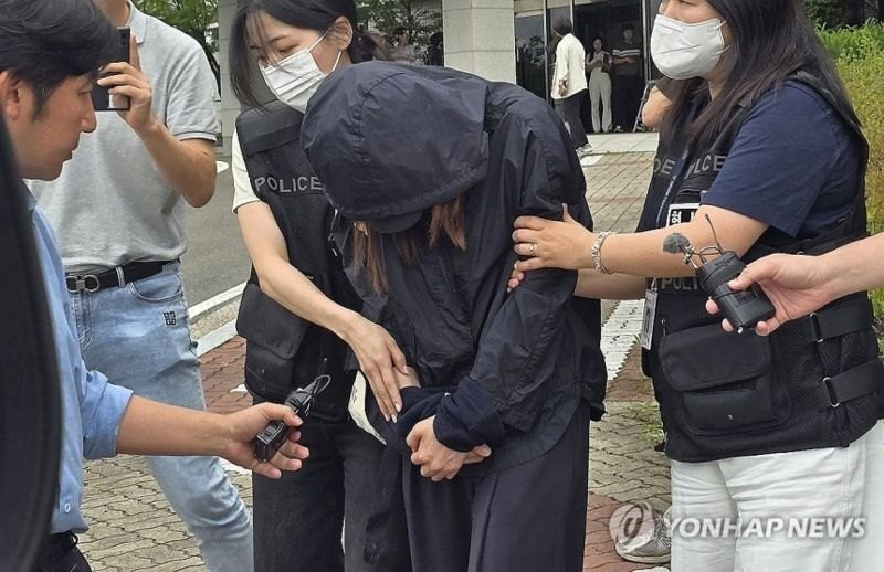 Truy tố một giáo viên trung học và phụ huynh - ảnh 1