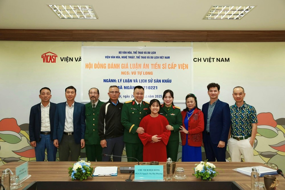 NSND Tự Long chính thức trở thành Tiến sĩ đầu tiên của Nhà hát Chèo Quân đội - ảnh 2