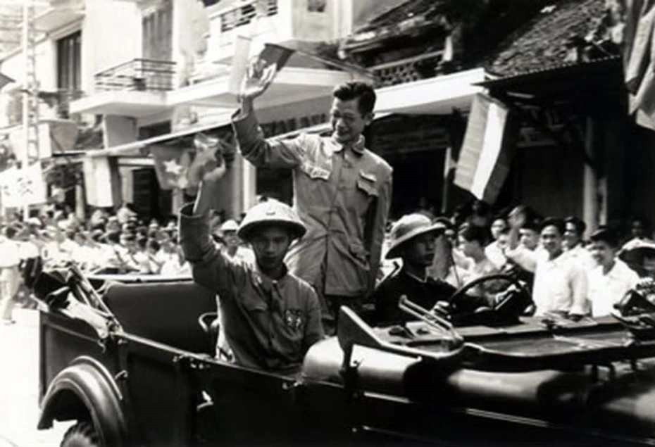 Chủ tịch đầu tiên của TP. Hà Nội từng là bác sĩ, nhậm chức khi mới 33 tuổi