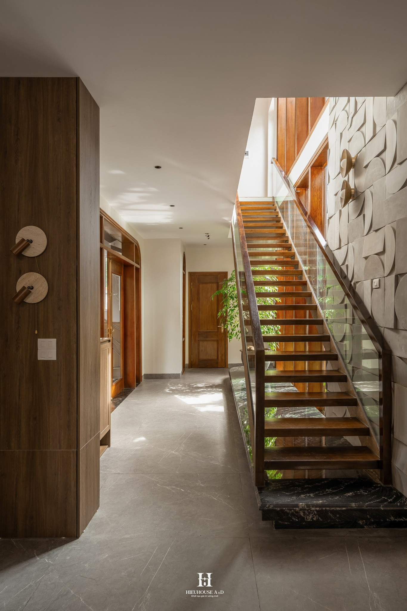 Tái sinh không gian yên bình của 'ba thế hệ' trong căn nhà nhỏ giữa lòng phố thị- Ảnh 4. Tái sinh không gian yên bình của 'ba thế hệ' trong căn nhà nhỏ giữa lòng phố thị- Ảnh 4.