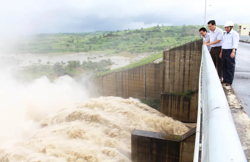 Tổng Giám đốc, Trưởng phòng, Quản đốc hồ thủy điện ở Đắk Lắk làm việc với cơ quan chức năng
