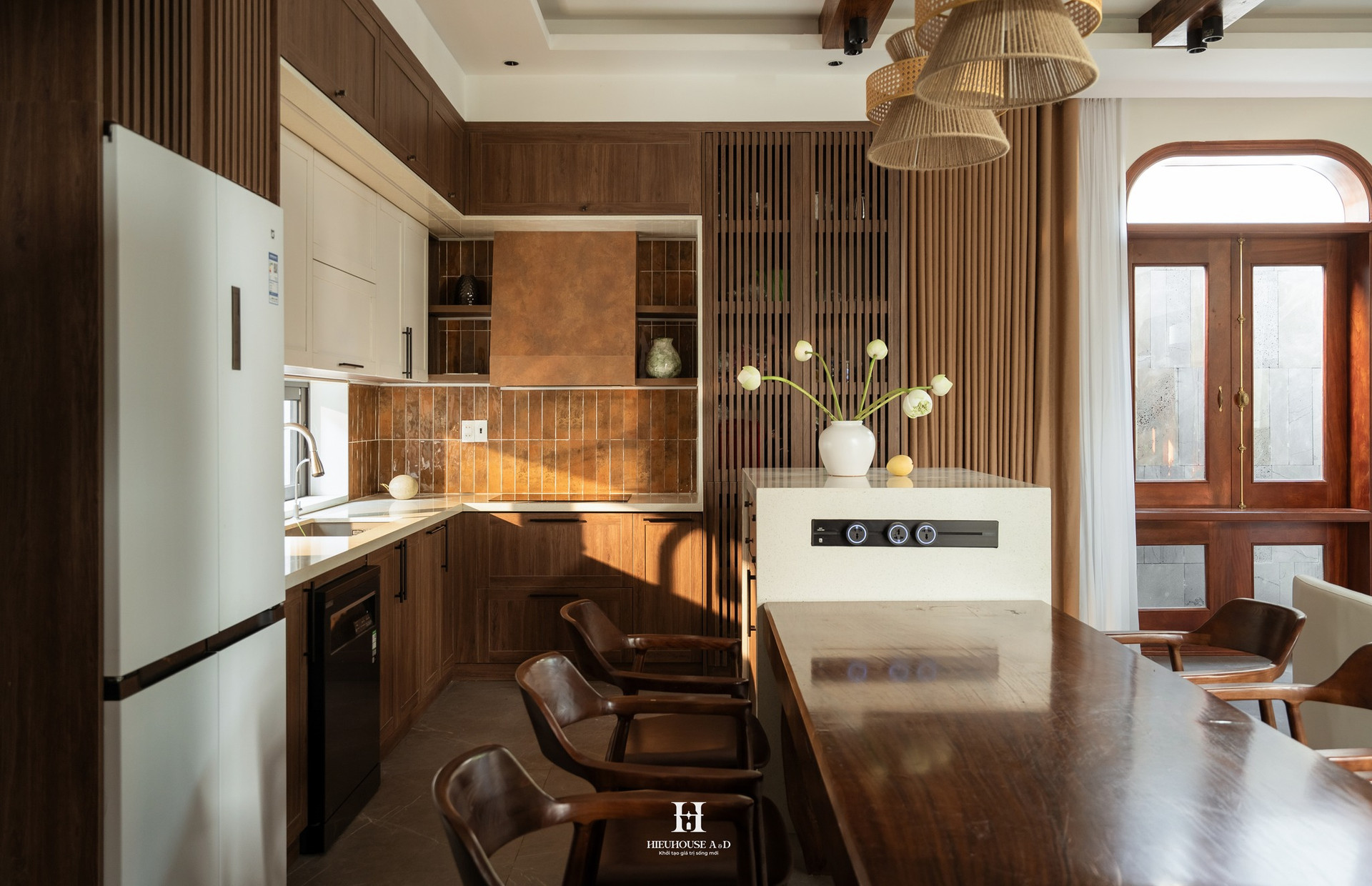 Tái sinh không gian yên bình của 'ba thế hệ' trong căn nhà nhỏ giữa lòng phố thị- Ảnh 9. Tái sinh không gian yên bình của 'ba thế hệ' trong căn nhà nhỏ giữa lòng phố thị- Ảnh 9.