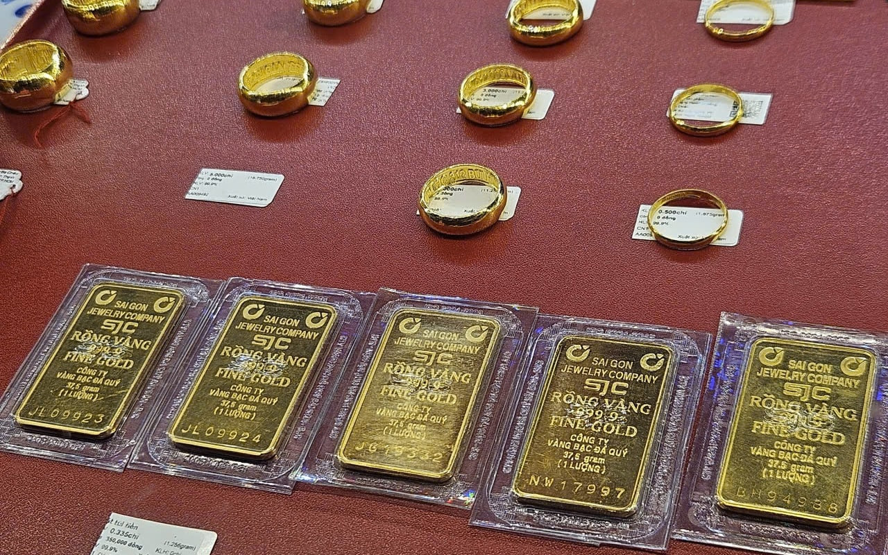 Giá vàng chạm ngưỡng 150 triệu đồng/lượng: Chuyên gia cảnh báo ảnh hưởng đến kinh tế, tăng trưởng GDP