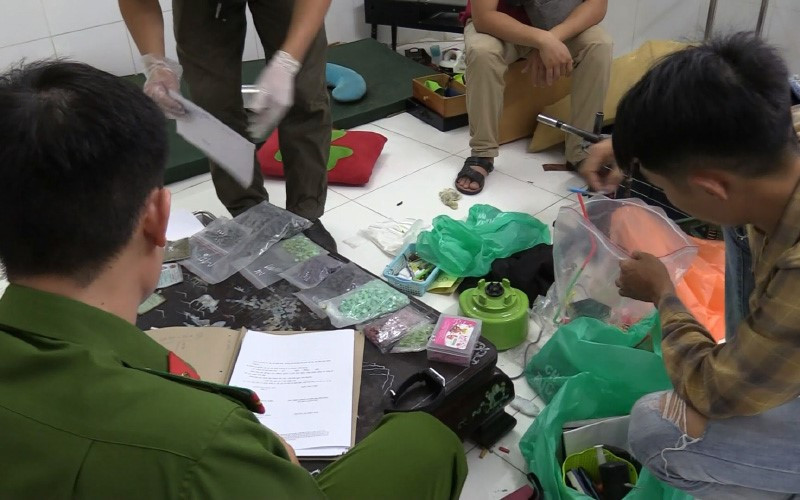 Truy nã 'mẹ bỉm' sinh năm 2004 - ảnh 2