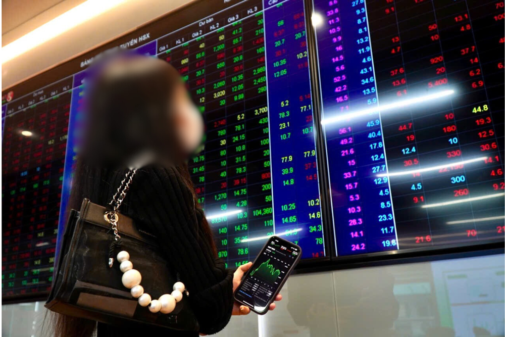 Bị lừa gần 4 tỷ tiền tiết kiệm, bà Ngô trình báo cảnh sát thì được khuyến khích chuyển thêm 3,3 tỷ - ảnh 2