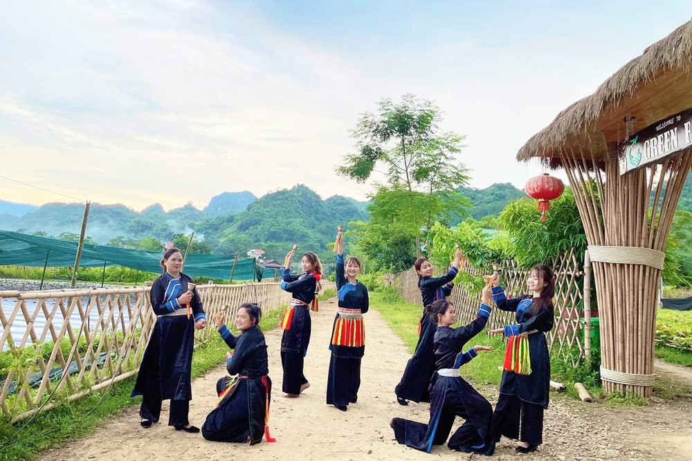 Việt Nam có hồ nước ngọt hơn 200 triệu năm 'đẹp nhất thế giới': Rộng 500ha, sẽ trở thành khu du lịch quốc gia - ảnh 4