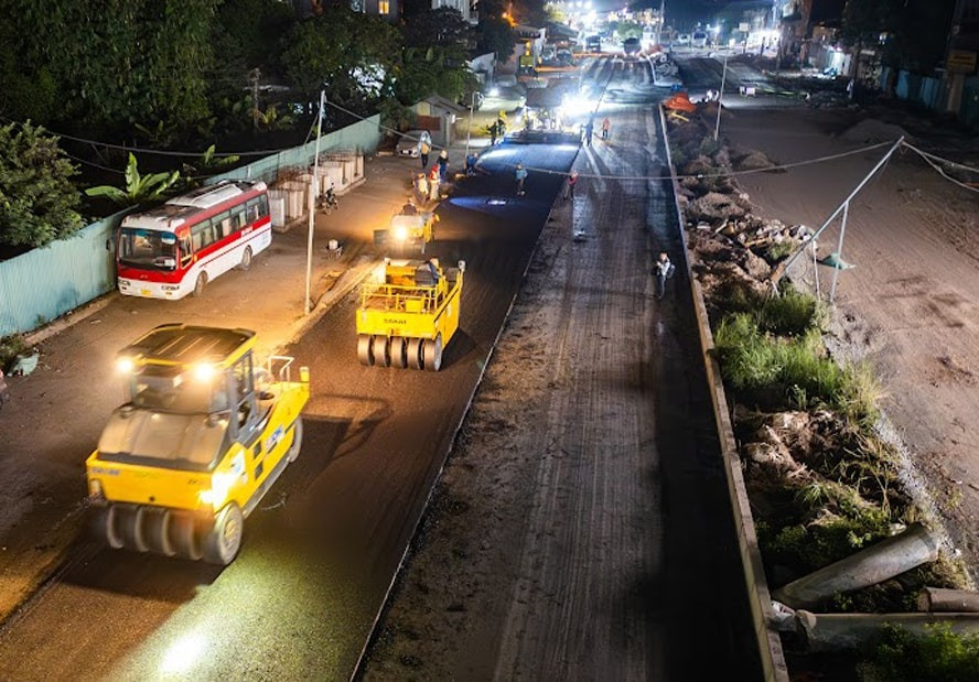 Hình ảnh thi công tại tuyến đường Vành đai 2,5 đoạn Đầm Hồng - Quốc lộ 1A. Nguồn ảnh: Hanoimoi.vn