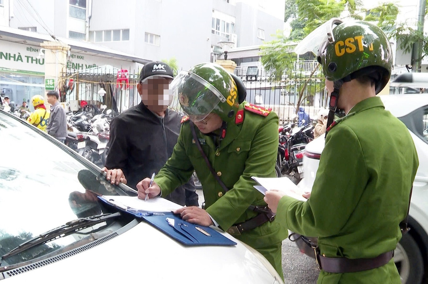 canh-sat.jpg