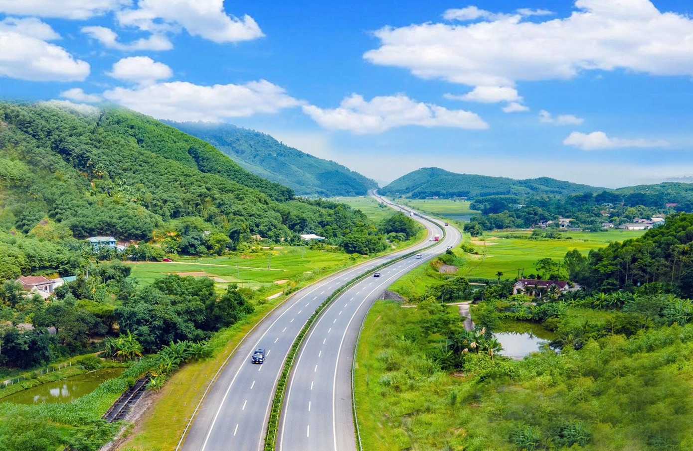 Phú Thọ muốn làm cao tốc 16.000 tỷ chạy xuyên tỉnh, nối thông Hà Nội với Tây Bắc- Ảnh 1.