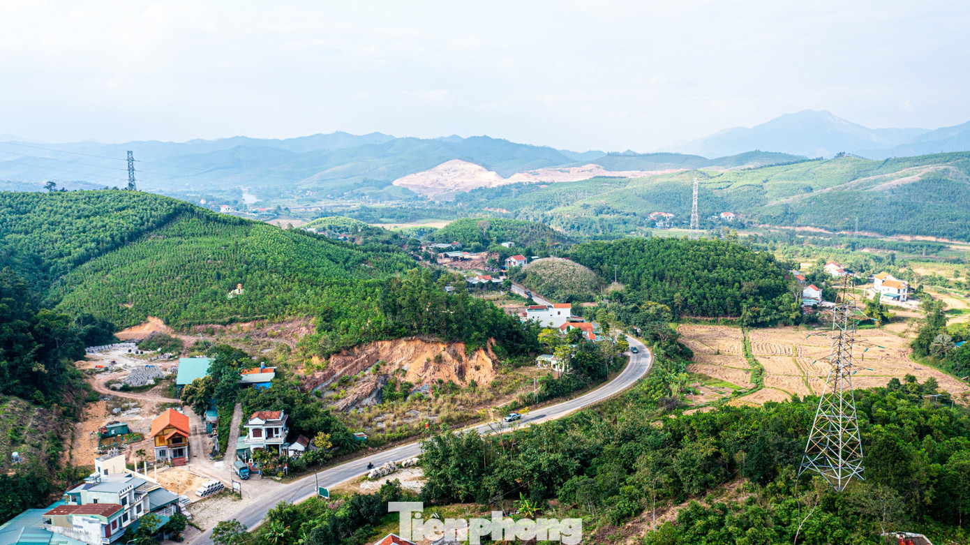 Quốc lộ 4B đoạn tỉnh Quảng NInh có tổng chiều dài hơn 25 km kết nối huyện Tiên Yên cũ của tỉnh Quảng Ninh với huyện Đình Lập cũ của tỉnh Lạng Sơn. tp-quocnam-dji-0340.jpg