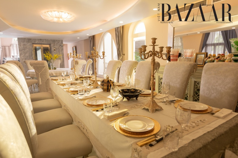 Dinh thự hơn 1.000m2 như cung điện của hoa hậu Việt 33 năm không có người kế nhiệm: Nội thất dát vàng, phòng khách có thể chứa 200 người- Ảnh 7.