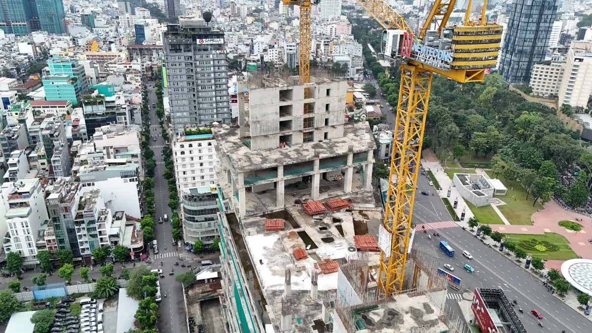 Thành phố giàu nhất Việt Nam sắp có tòa nhà chọc trời mới: Cao 42 tầng, từng ‘bất động’ 10 năm và có liên quan đến bà Trương Mỹ Lan- Ảnh 2. Thành phố giàu nhất Việt Nam sắp có tòa nhà chọc trời mới: Cao 42 tầng, từng ‘bất động’ 10 năm và có liên quan đến bà Trương Mỹ Lan- Ảnh 2.