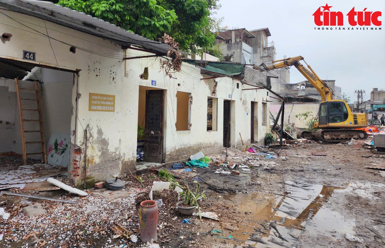 Đúng 13 ngày nữa, tuyến đường 'đắt nhất hành tinh' tại Việt Nam buộc phải hoàn thành xong việc này- Ảnh 3. Đúng 13 ngày nữa, tuyến đường 'đắt nhất hành tinh' tại Việt Nam buộc phải hoàn thành xong việc này- Ảnh 3.