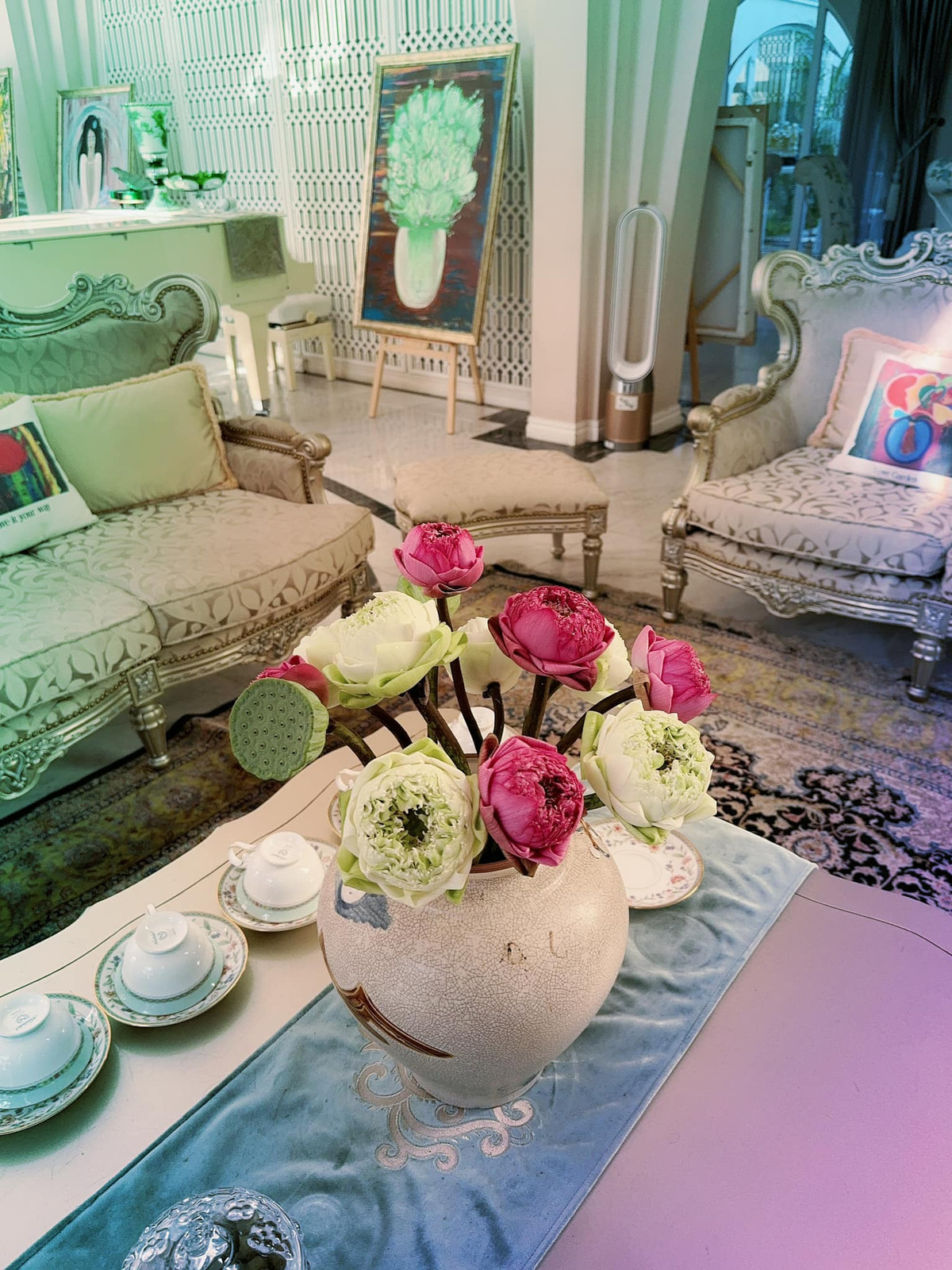 Dinh thự hơn 1.000m2 như cung điện của hoa hậu Việt 33 năm không có người kế nhiệm: Nội thất dát vàng, phòng khách có thể chứa 200 người- Ảnh 5.