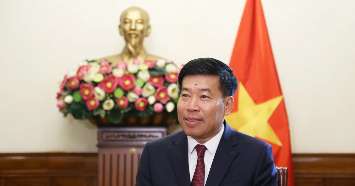 Việt Nam - Lào củng cố quan hệ đặc biệt, tạo động lực mới cho hợp tác chiến lược