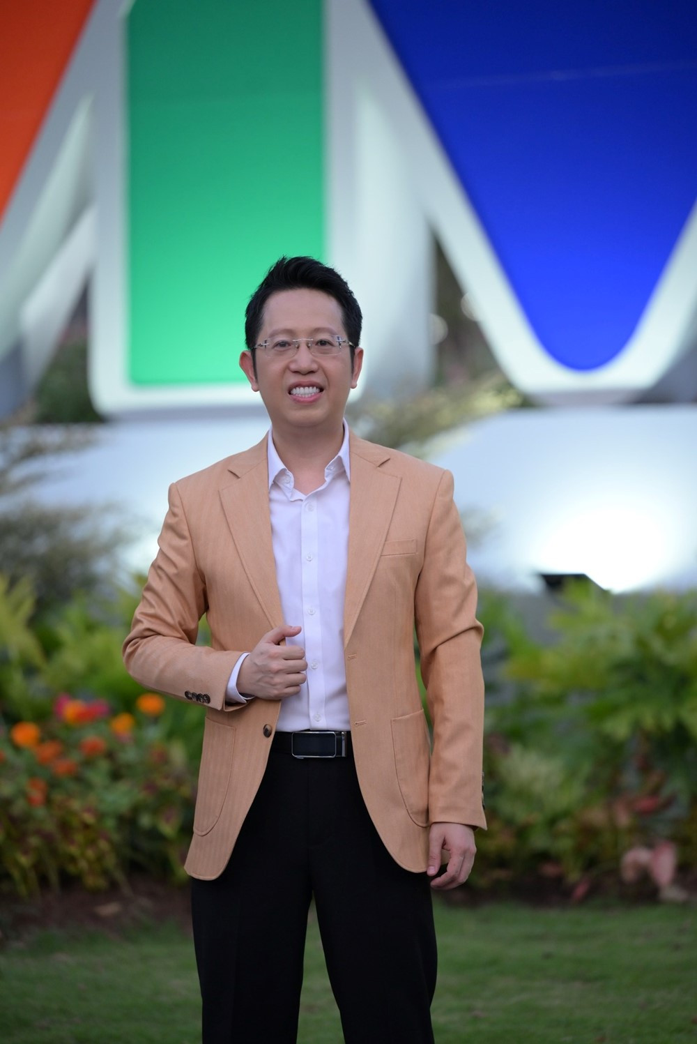 Giáo sư Toán học là một trong hai người đầu tiên nhận Giải thưởng Tạ Quang Bửu, con trai làm BTV VTV nổi tiếng - ảnh 4