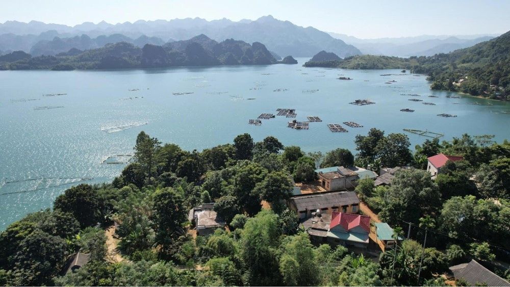 Việt Nam có hồ nước dung tích lớn nhất Đông Nam Á, trải dài 230km, là nguồn cấp nước chính cho 'công trình thế kỷ' do Liên Xô thiết kế - ảnh 2