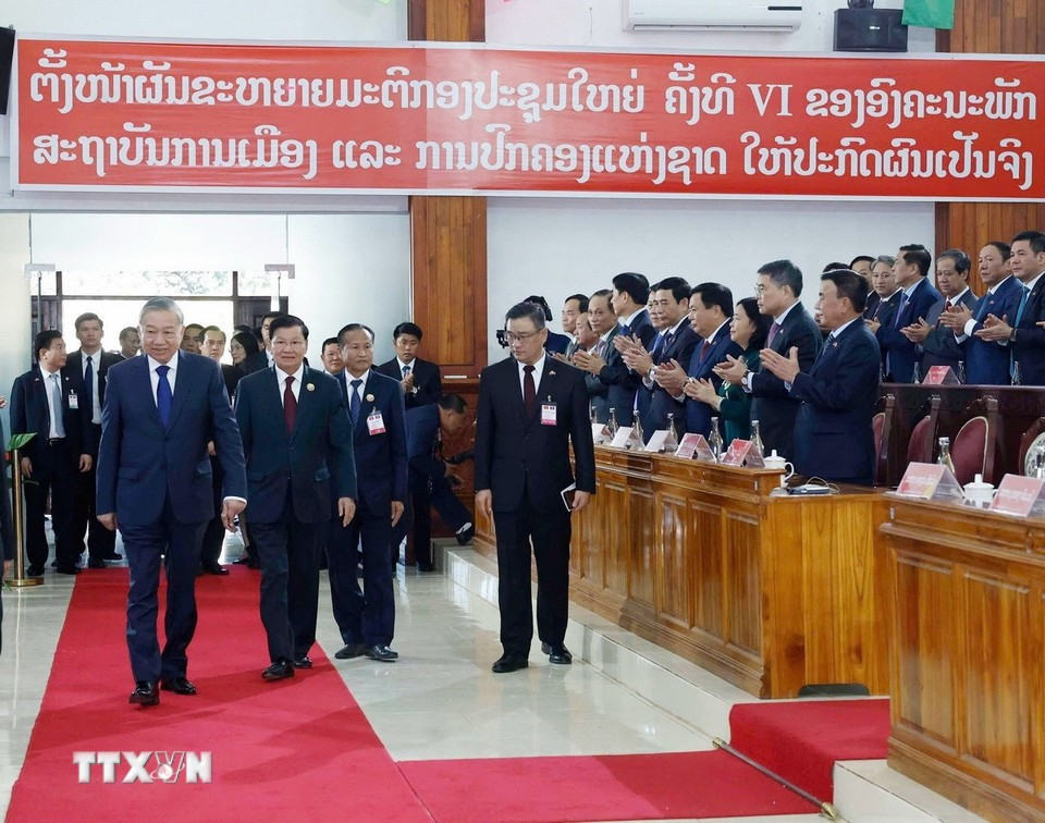 Tổng Bí thư Tô Lâm đến phát biểu tại Học viện Chính trị và Hành chính Quốc gia Lào. Ảnh: TTXVN lao-1.jpg