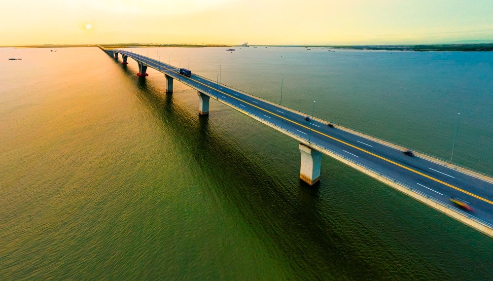 Có gì bên trong căn hầm bí ẩn nằm bên dưới cầu vượt biển 12.000 tỷ dài bậc nhất Đông Nam Á tại Việt Nam?- Ảnh 2.