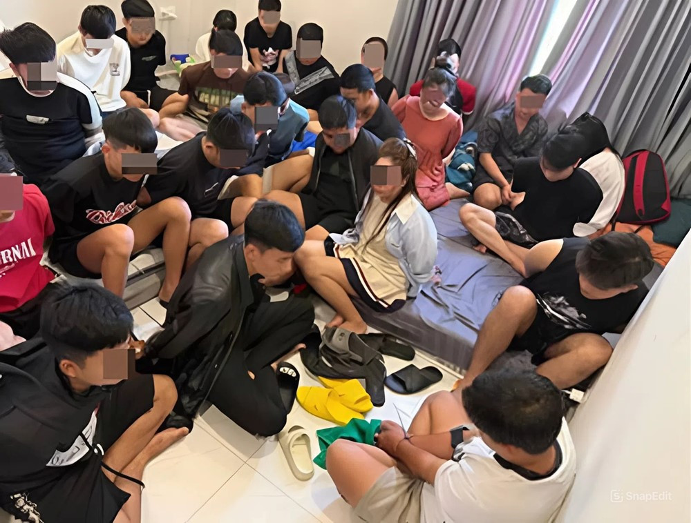 Bắt 27 người Việt tại Campuchia, tịch thu 39 màn hình, 11 CPU, 100 điện thoại cùng nhiều thẻ sim - ảnh 2