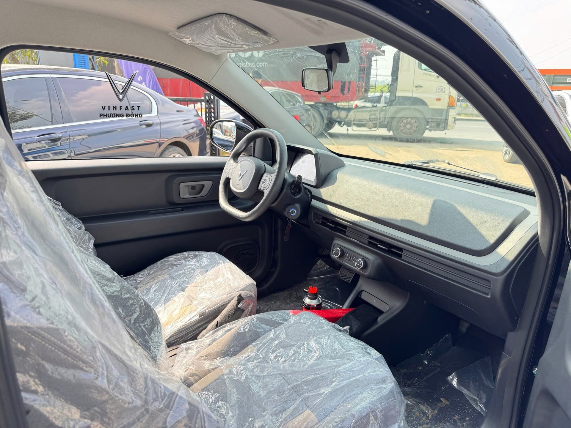 vinfast-minio-green-7-1764743345366-17647433455582137237036.jpg
