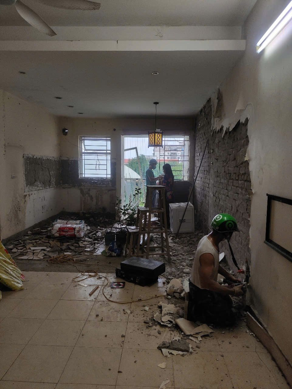 Chi 600 triệu đồng cho hành trình tái sinh căn hộ 72m2 sau 15 năm xuống cấp- Ảnh 2. Chi 600 triệu đồng cho hành trình tái sinh căn hộ 72m2 sau 15 năm xuống cấp- Ảnh 2.