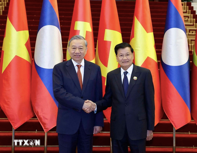 Tổng Bí thư Tô Lâm và Tổng Bí thư, Chủ tịch nước Lào Thongloun Sisoulith. Ảnh: TTXVN screen-shot-2025-12-02-at-83028-pm.png