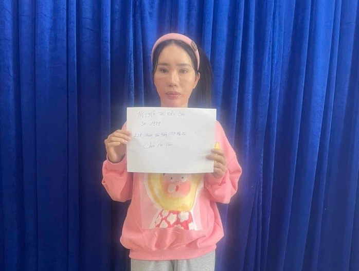 Đột kích tiệm cắt tóc nam, bắt tạm giam Nguyễn Thị Kiều Chi