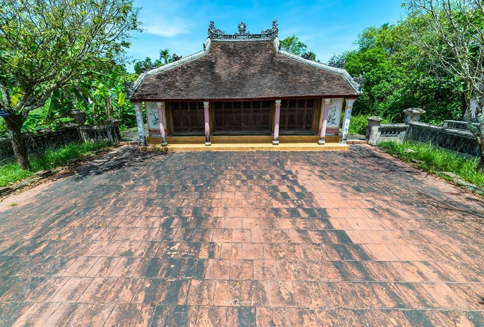 Ngôi làng cổ 550 tuổi mang hình bầu rượu khổng lồ, nằm giữa thành phố trẻ nhất Việt Nam - ảnh 3