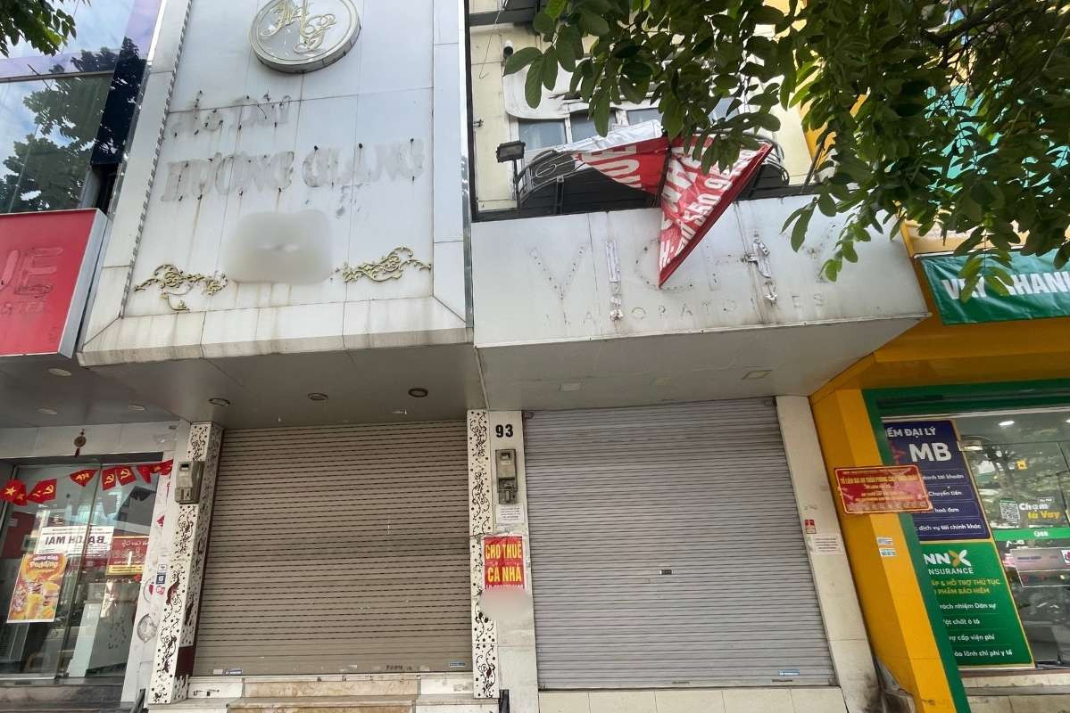 Mặt bằng bán lẻ tại các tuyến phố lớn 'ế dài' cuối năm- Ảnh 3. Mặt bằng bán lẻ tại các tuyến phố lớn 'ế dài' cuối năm- Ảnh 3.