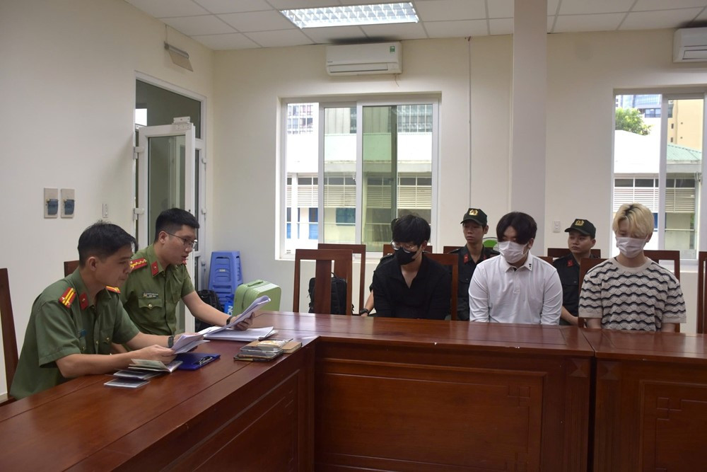 Bắt, di lý 3 đối tượng Interpol truy nã đỏ về nước - ảnh 2