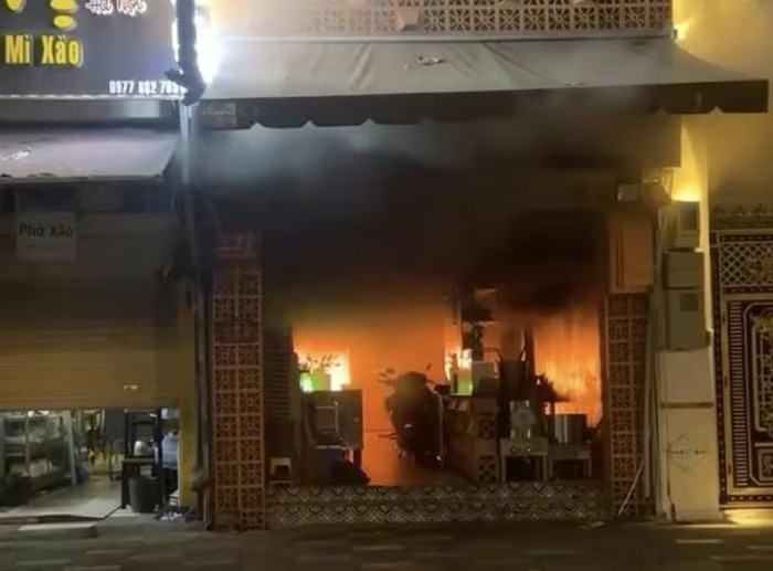 Danh tính 4 nạn nhân tử vong trong vụ cháy quán ăn rạng sáng nay